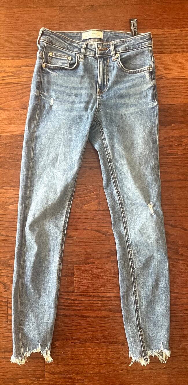 Zara Premium Denim Blue Distressed Raw Hem Skinny Jeans 4 7513/240/400